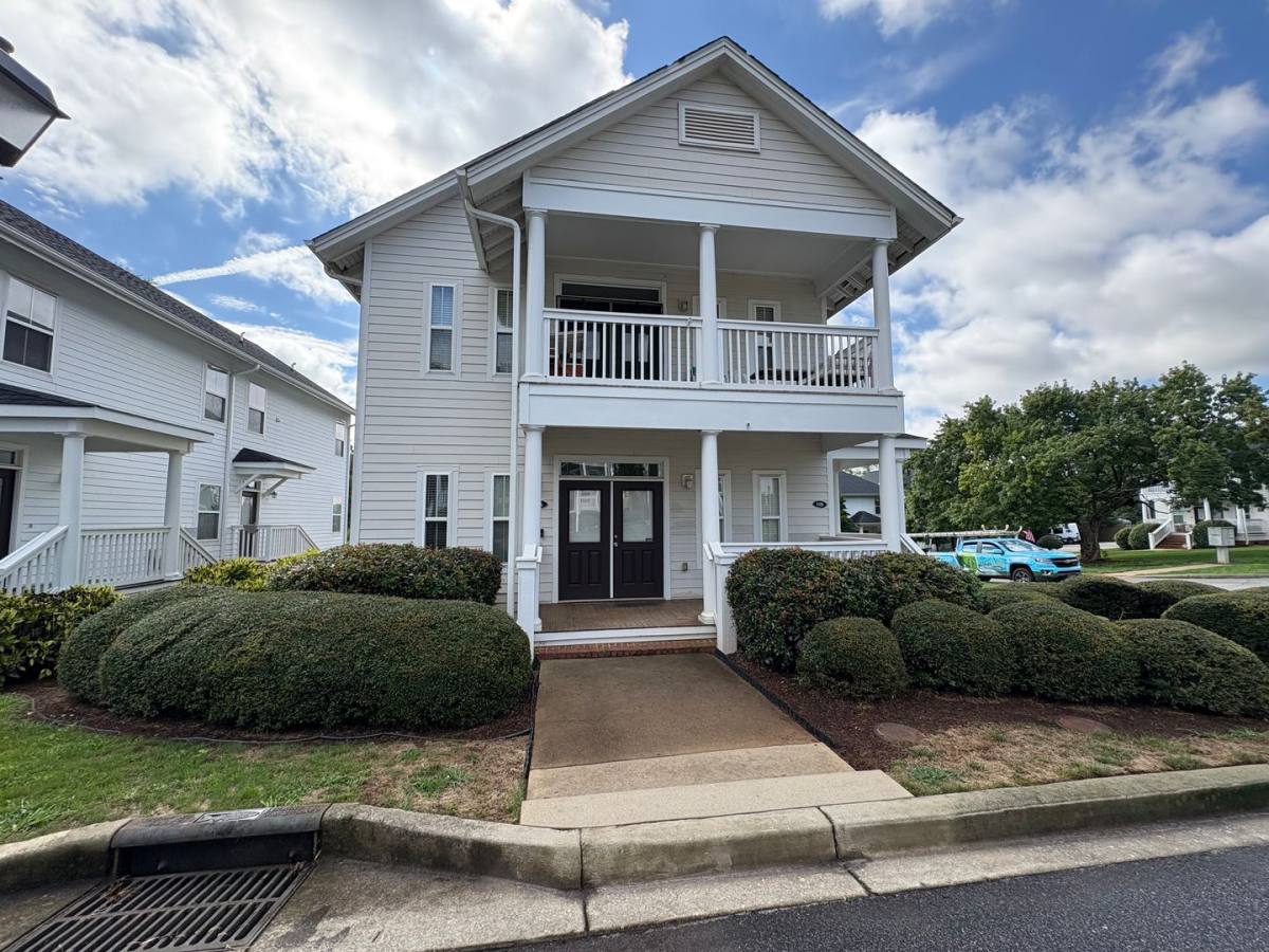Condo for rent at 15A Oakhurst Ave, Greenville, SC 29609