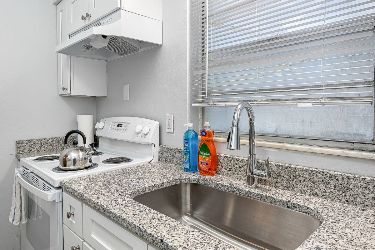 Apartment for rent at 13110 Leisurewood Place, Tampa, FL 33612