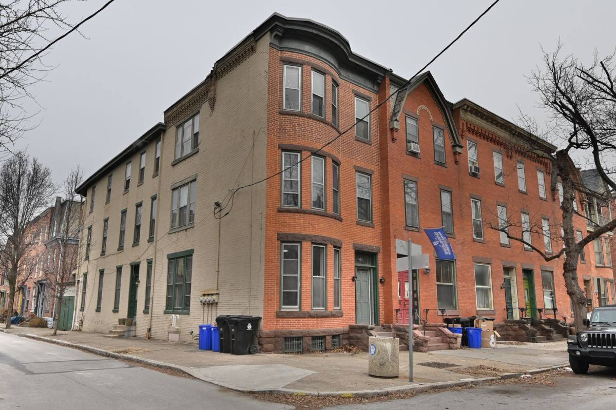 Apartment for rent at 208 Hamilton St, Harrisburg, PA 17102