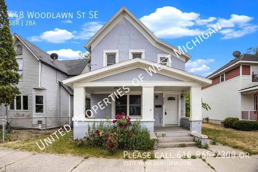 Apartment for rent at 448 Woodlawn St SE, Grand Rapids, MI 49507