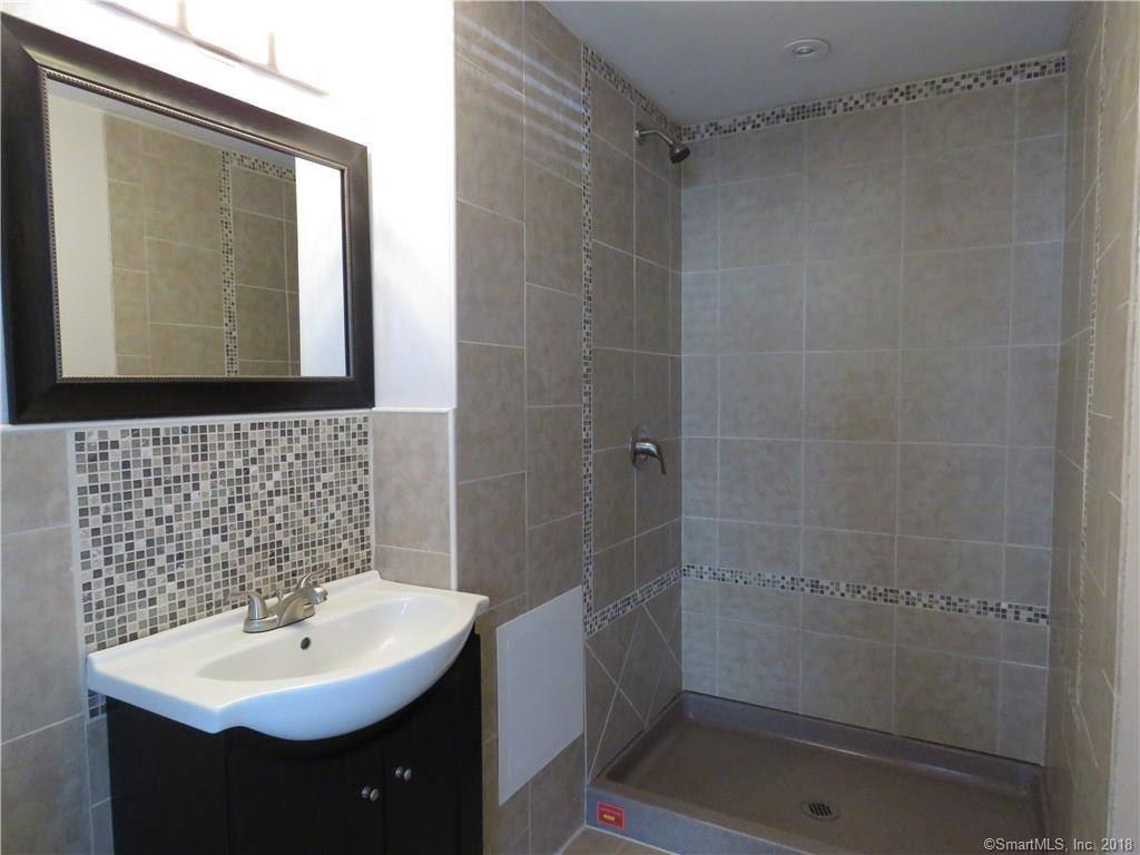 House for rent at 57 Braeburn Lane, Middletown, CT 06457