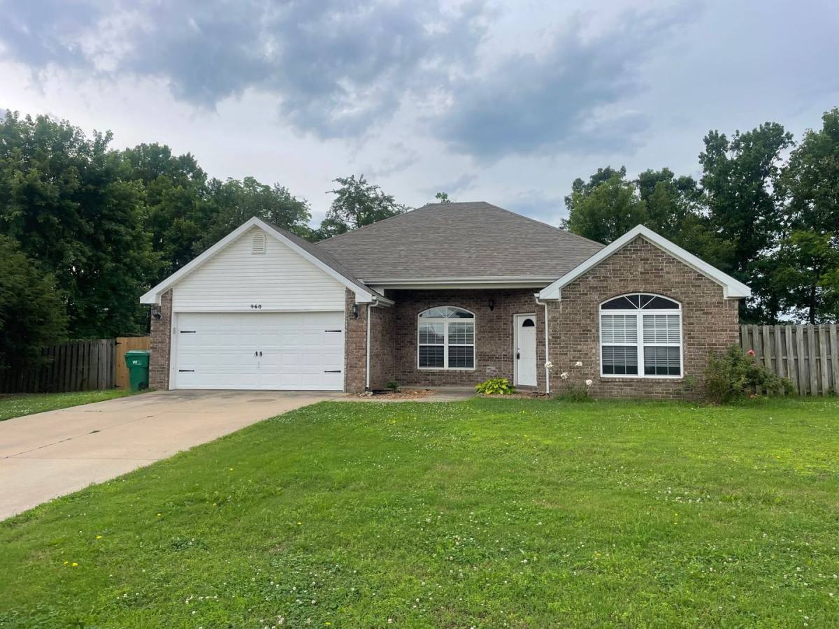 House for rent at 460 Kate Dr, Centerton, AR 72719