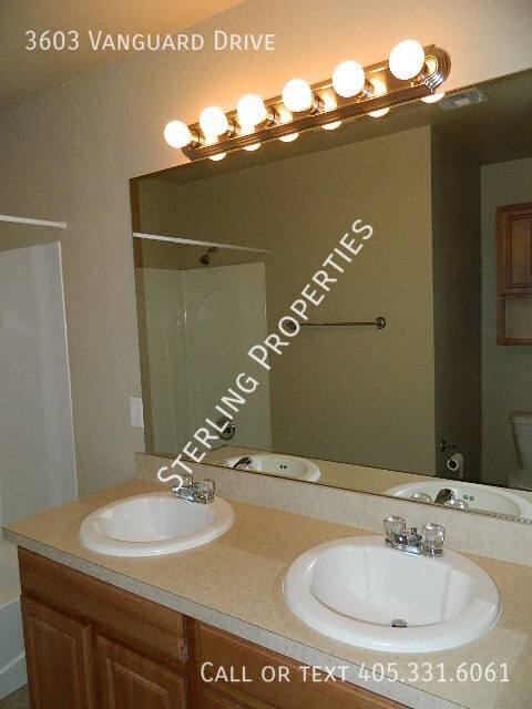 House for rent at 3603 Vanguard Dr, Yukon, OK 73099