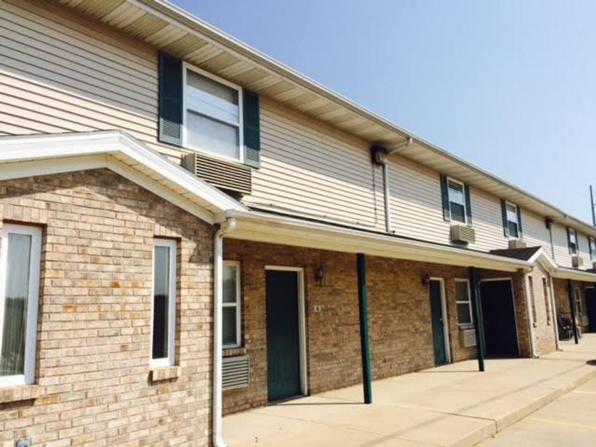 Apartment for rent at 1701-1705 Rt Dunn Dr, Bloomington, IL 61701