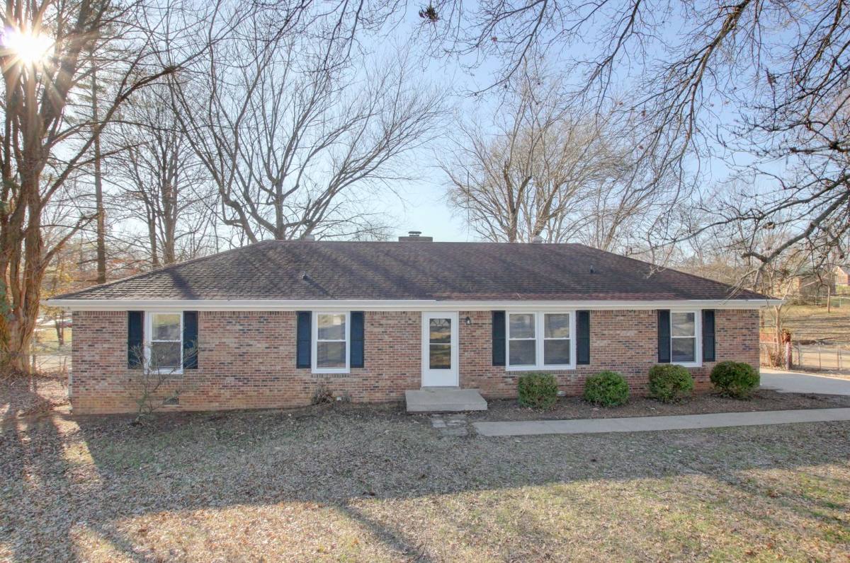 House for rent at 1585 Elberta Dr, Clarksville, TN 37042