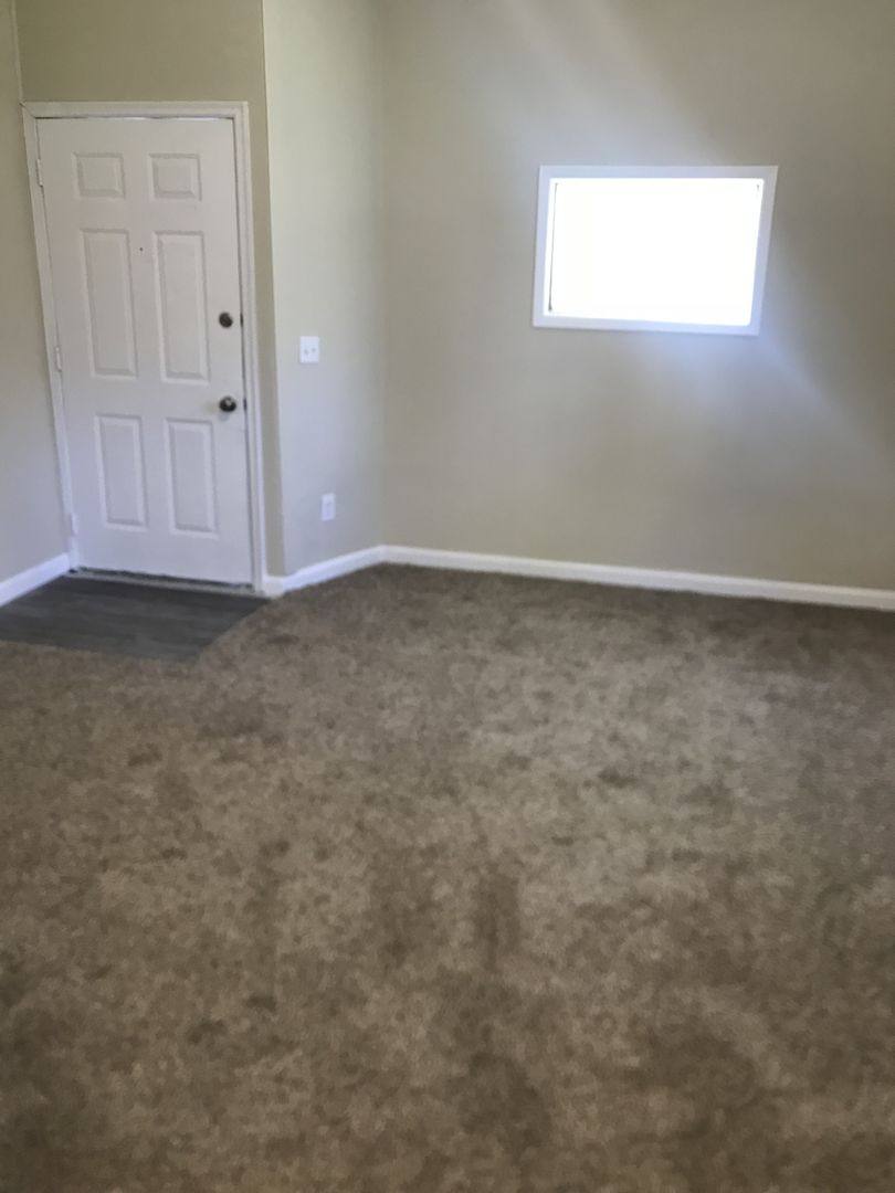 Apartment for rent at 1657 Minnehaha Ave E, Saint Paul, MN 55106