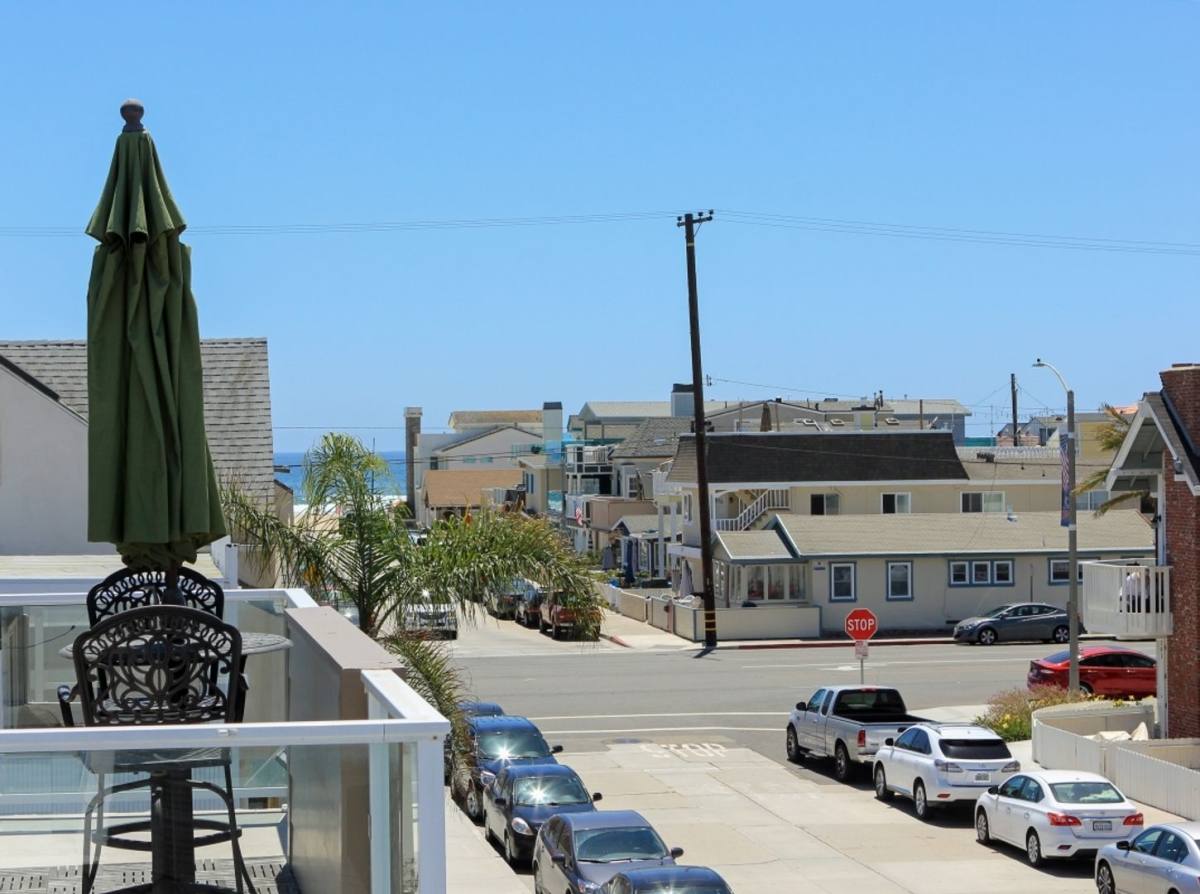 House for rent at 2165 30th St, Newport Beach, CA 92663