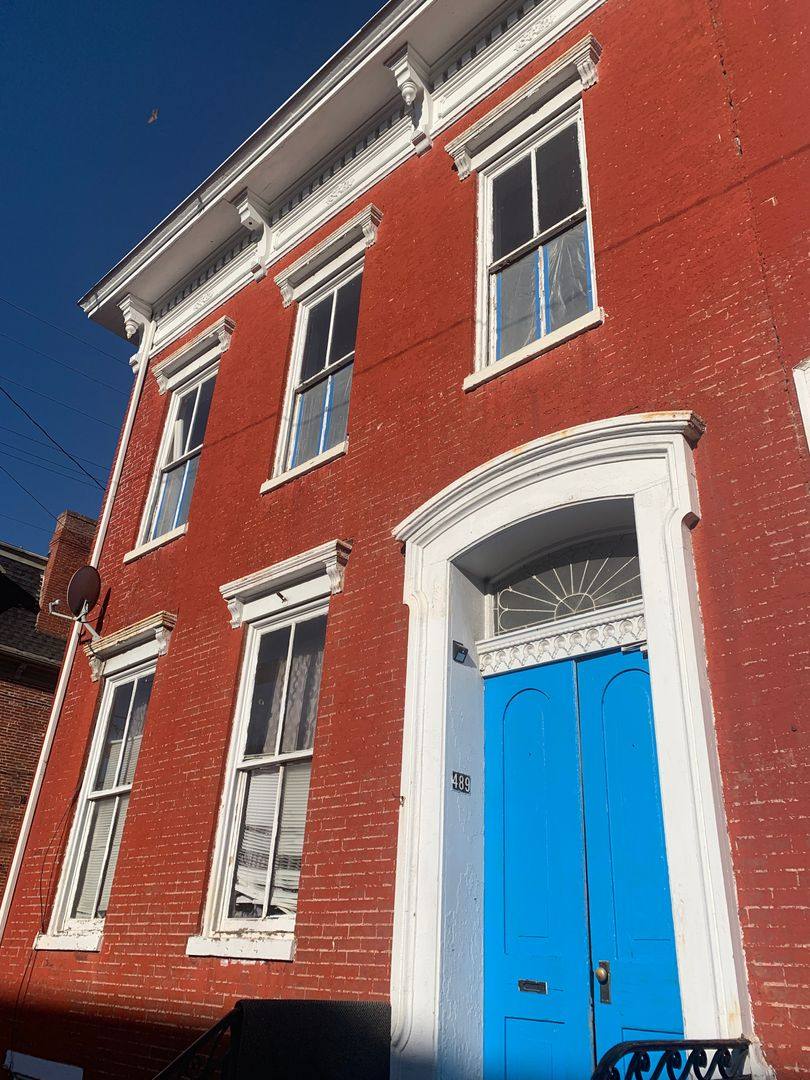 Apartment for rent at 489 W Market St #3, York, PA 17401