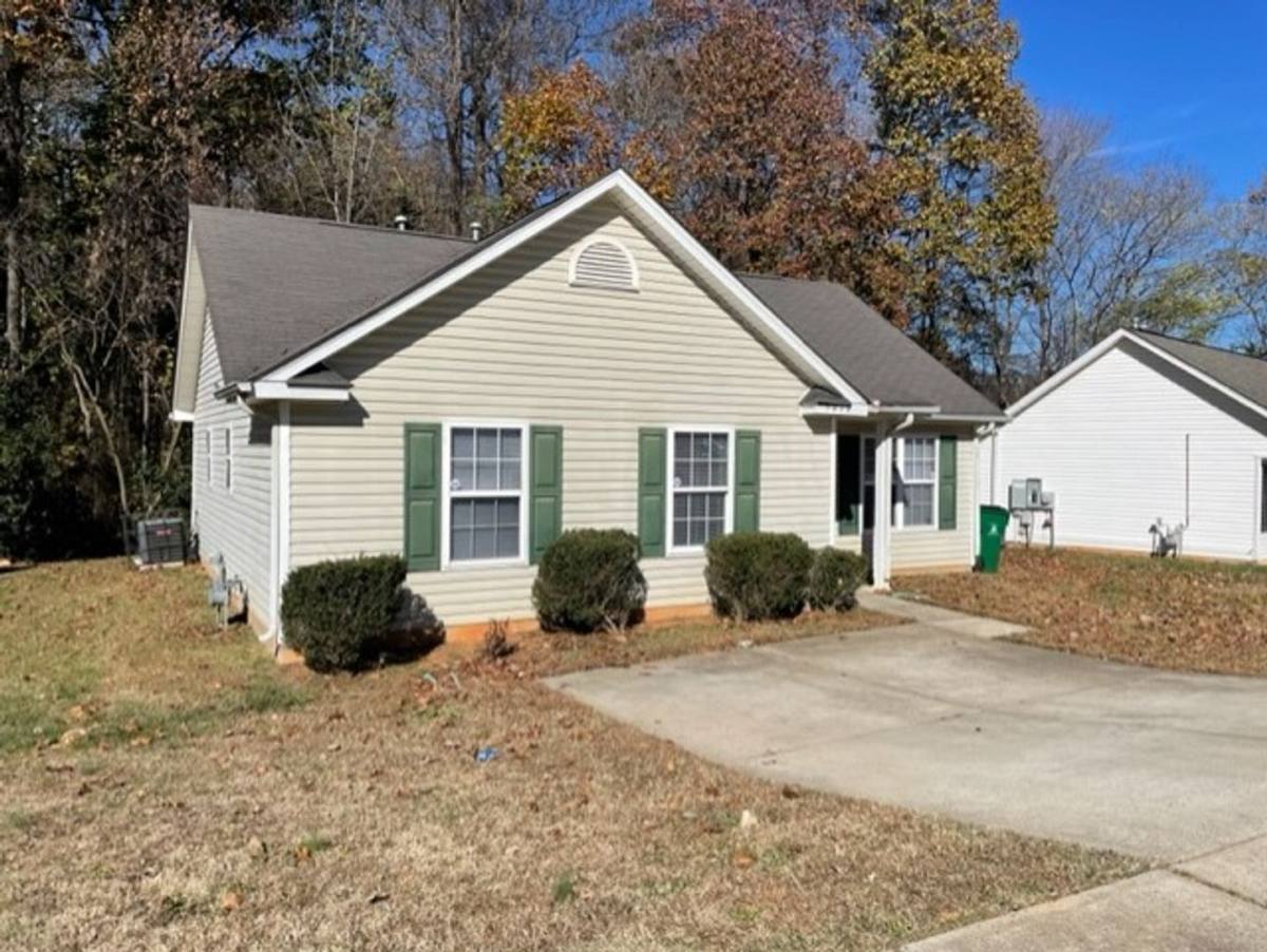 House for rent at 5219 Windy Valley Dr, Charlotte, NC 28208