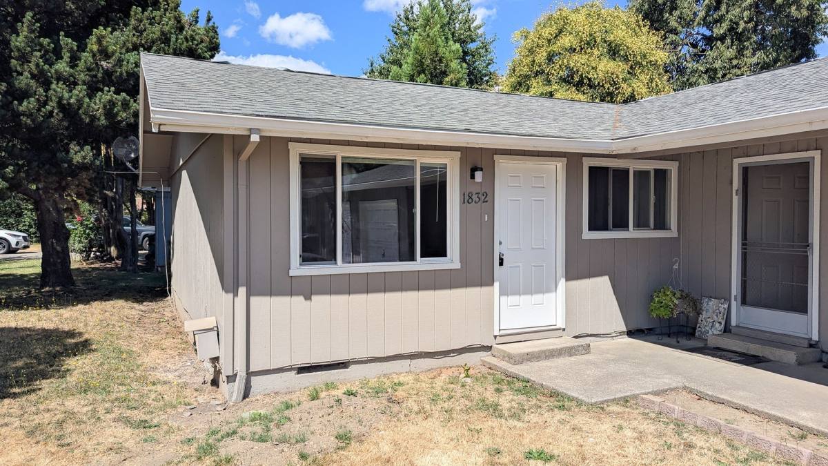 Apartment for rent at 1832-1842 Lancaster Dr SE, Salem, OR 97317