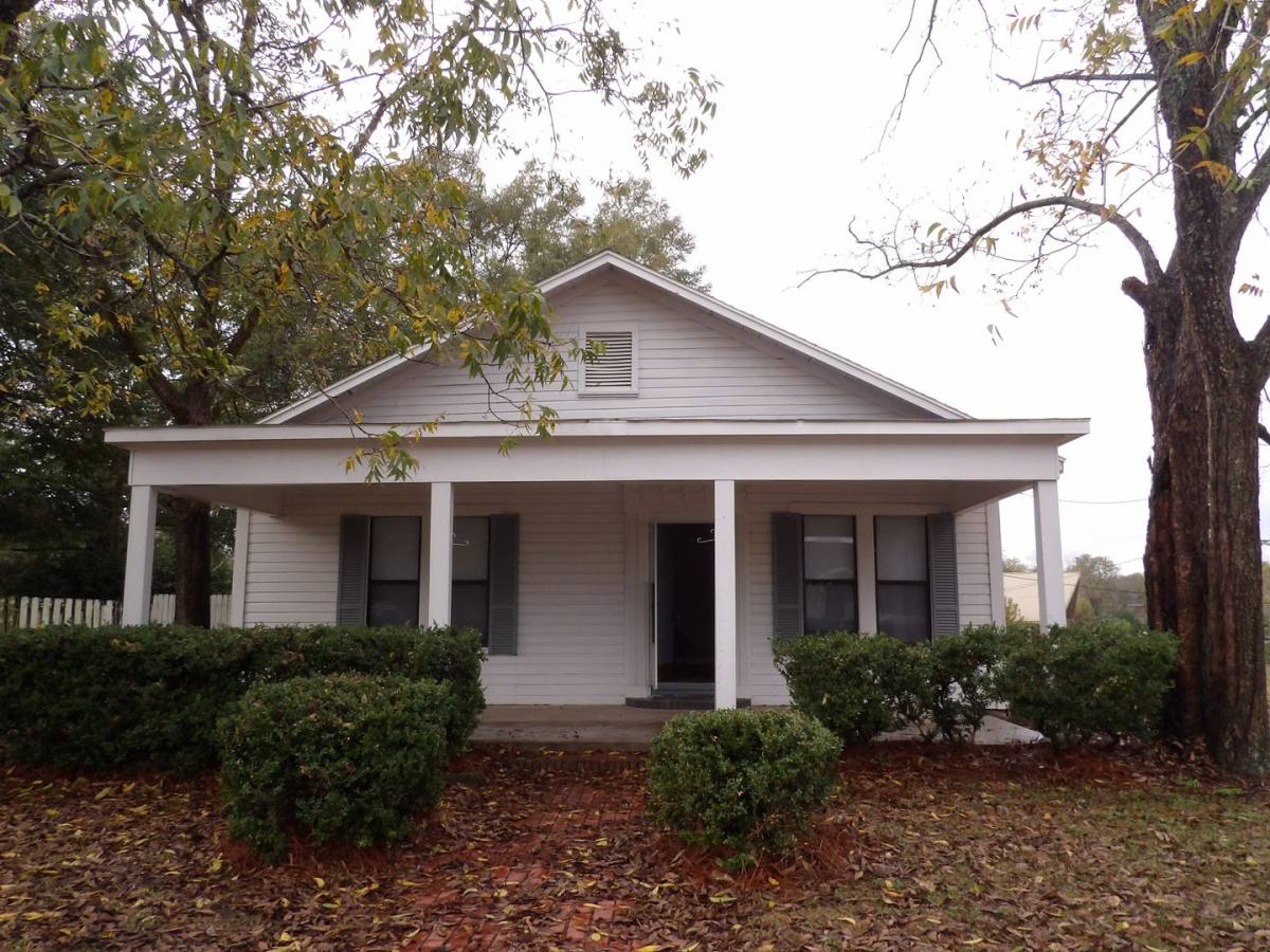 House for rent at 407 N Rawls St, Enterprise, AL 36330