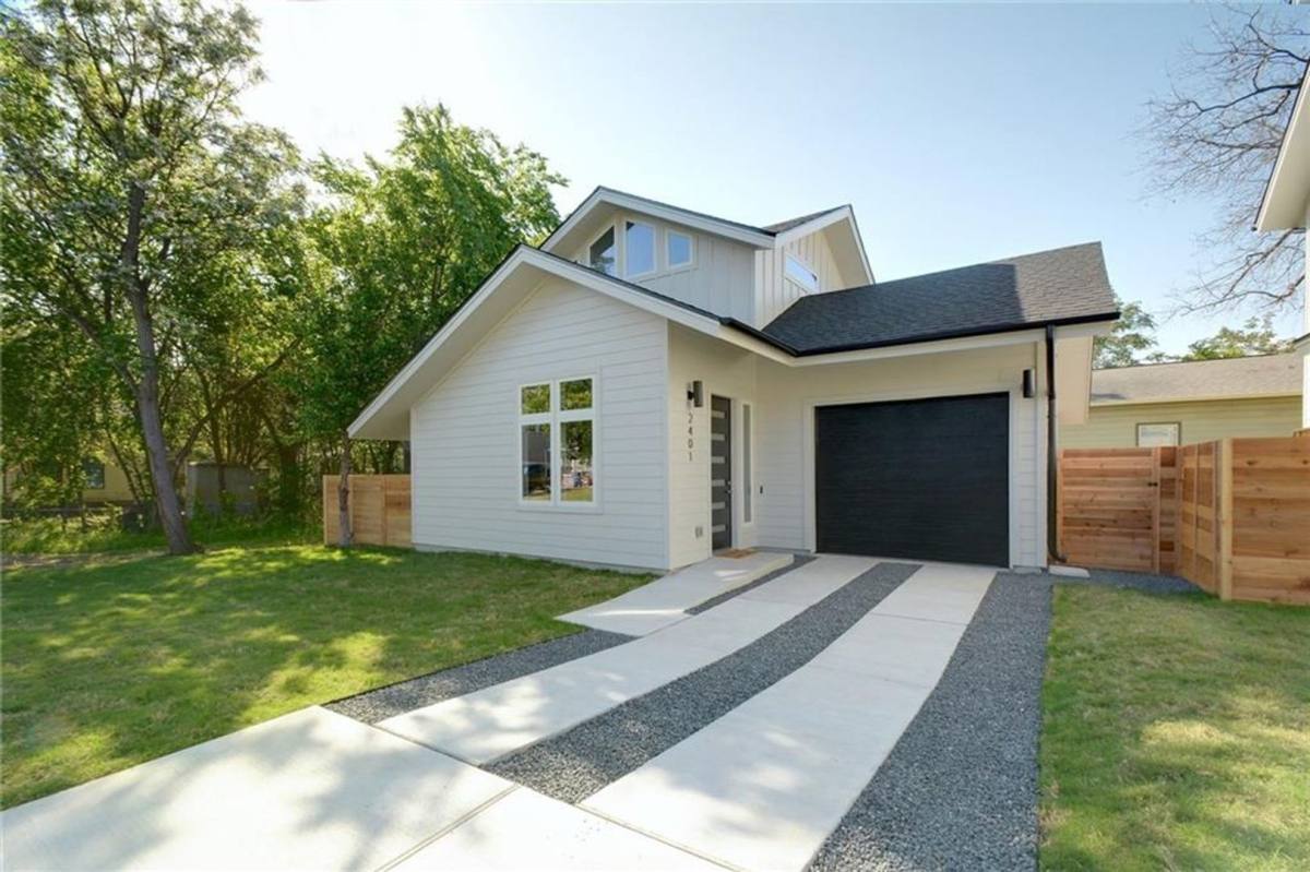 Townhouse for rent at 2401 E 17th St, Austin, TX 78702