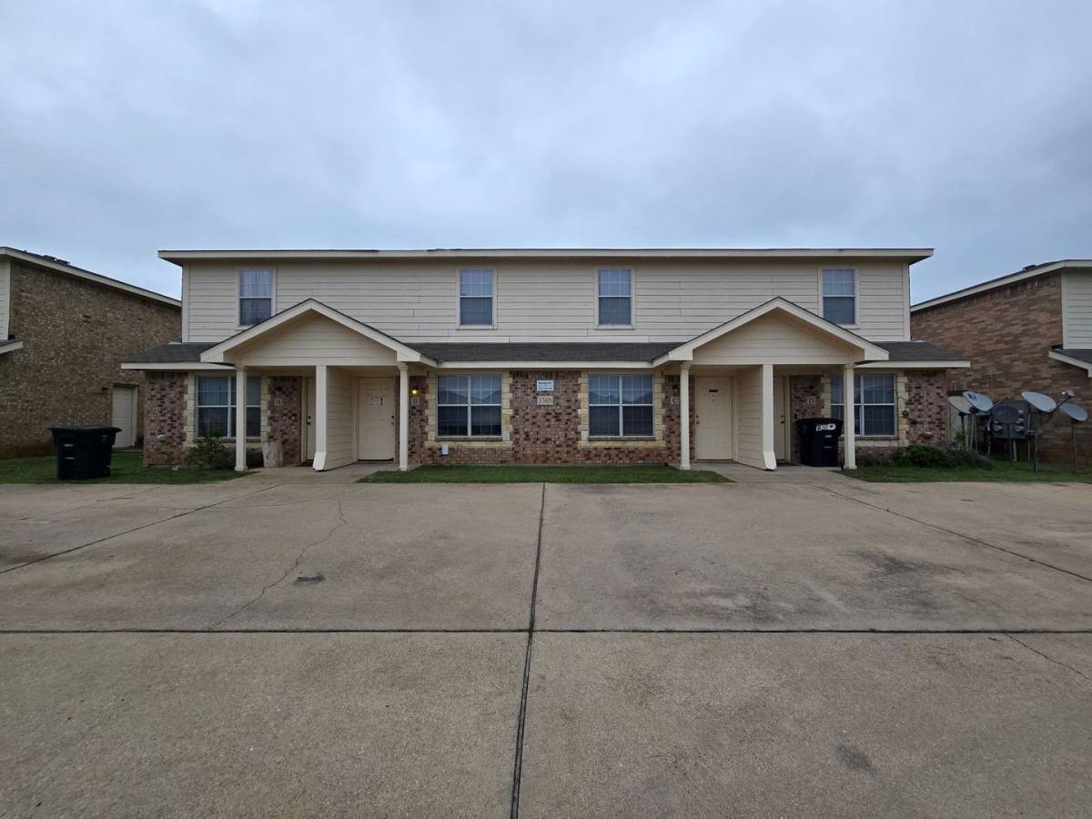 Townhouse for rent at 1305 Cavalry Lane, Killeen, TX 76549