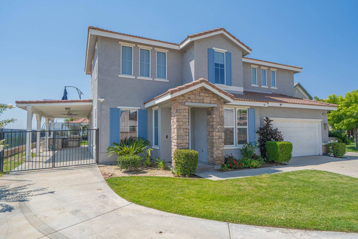 House for rent at 29208 Avenida Avila, Valencia, CA 91354