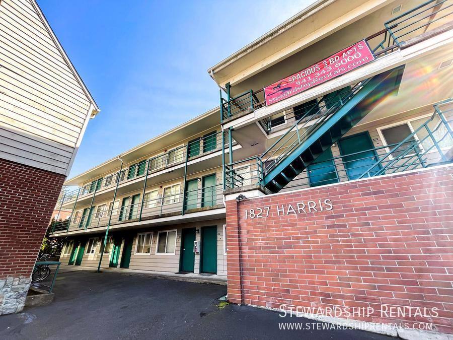 Apartment for rent at 1827 Harris St #111, Eugene, OR 97403