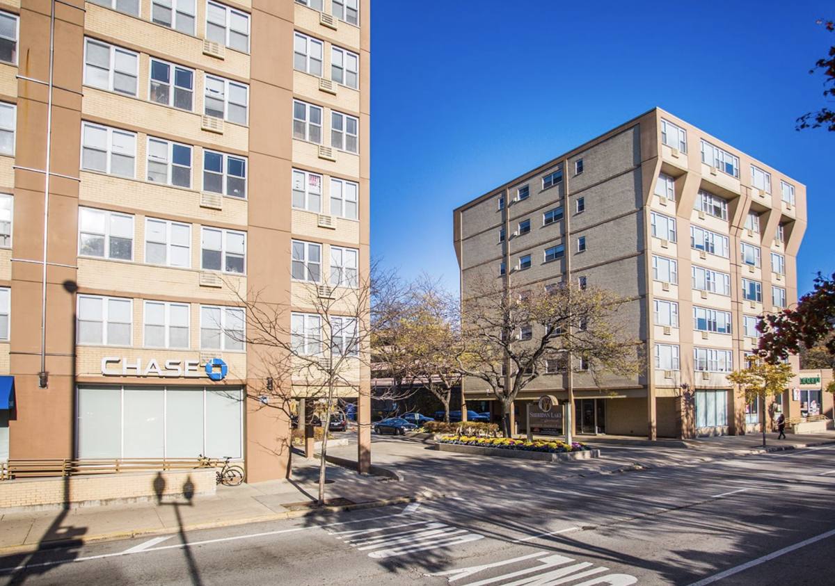 Apartment for rent at 6401 N Sheridan Rd, Chicago, IL 60626