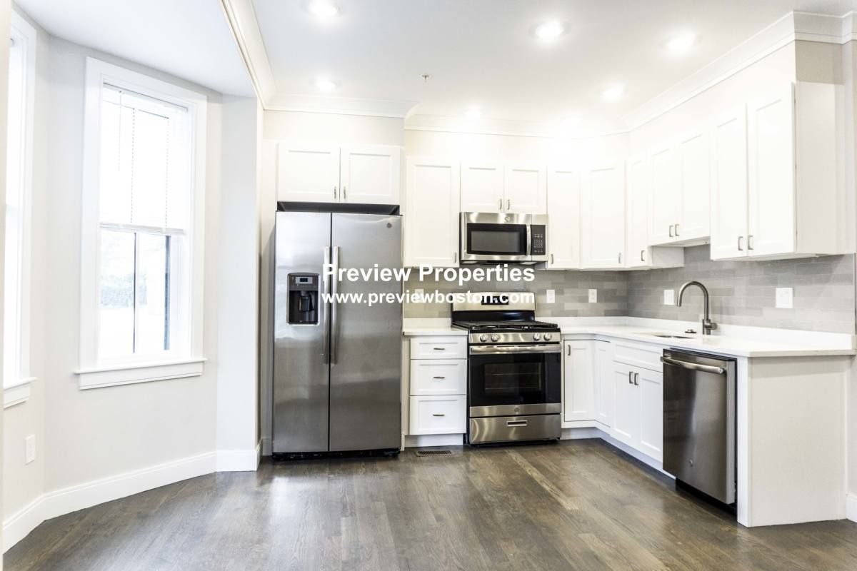 Apartment for rent at 79 Linden St #1P, Allston, MA 02134