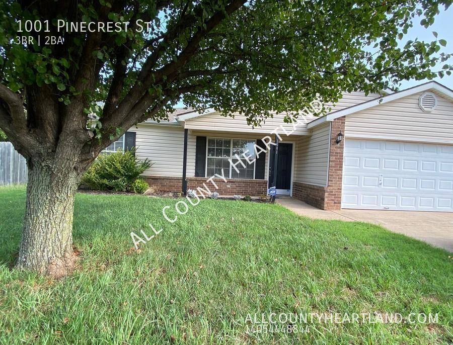 House for rent at 1001 Pinecrest St, Norman, OK 73071
