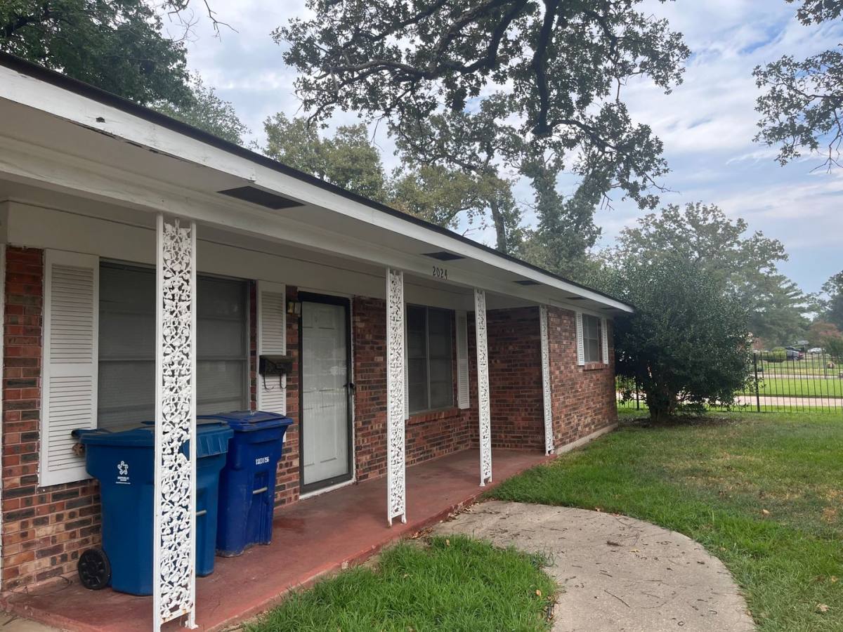 House for rent at 2024 Caroline, Shreveport, LA 71108