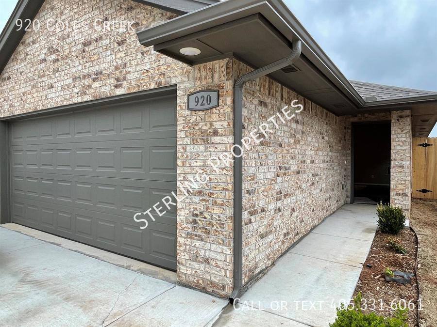 Townhouse for rent at 920 Coles Creek, Yukon, OK 73099