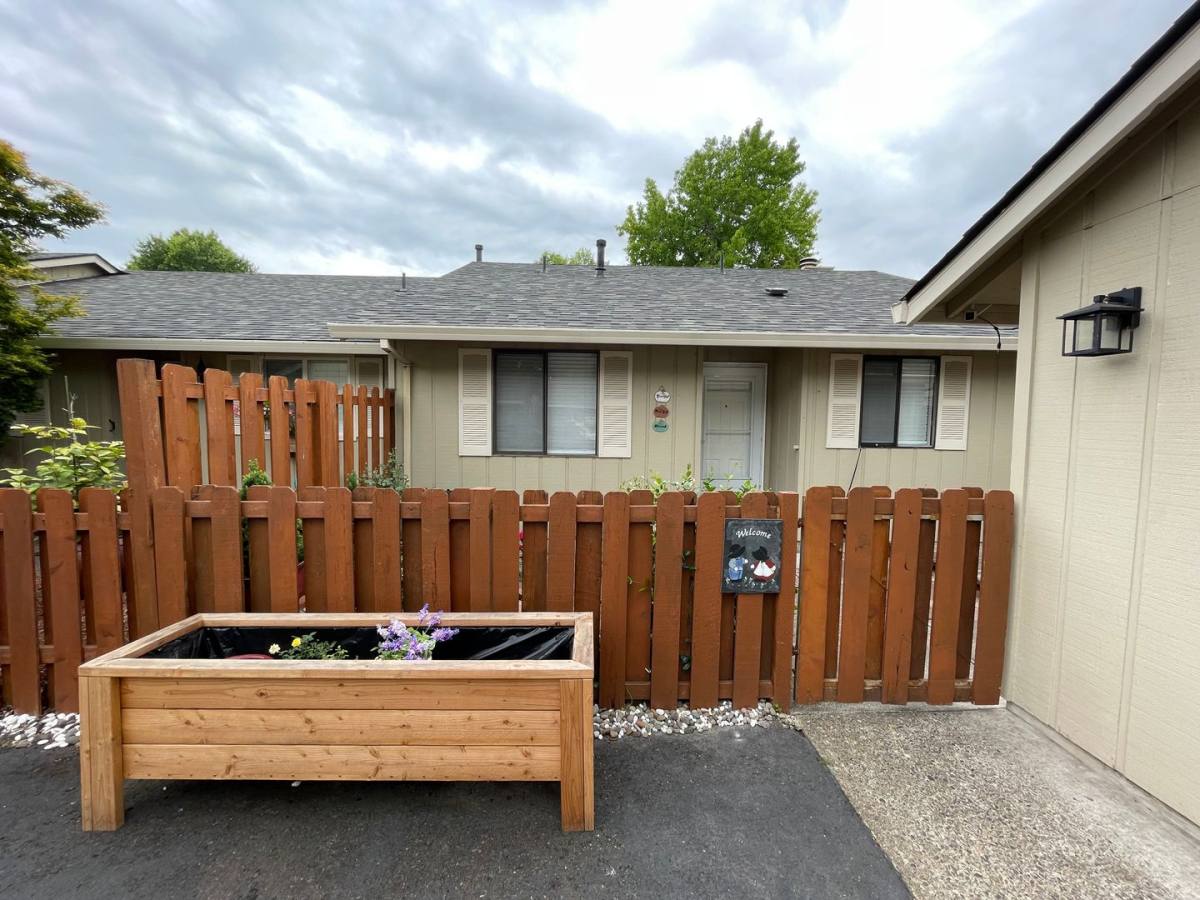 House for rent at 2943 SE Blue Bird Dr, Hillsboro, OR 97123