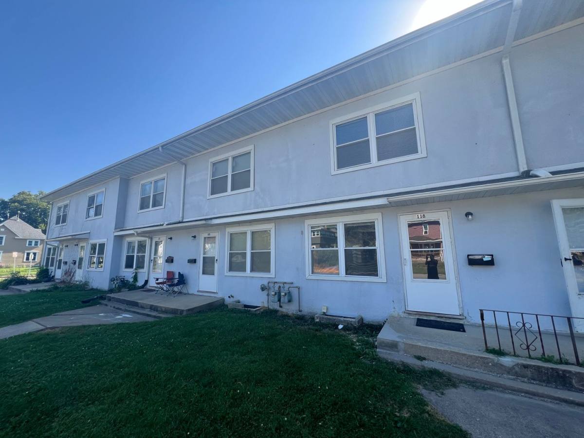Townhouse for rent at 112-126 Locust St, Waterloo, IA 50701