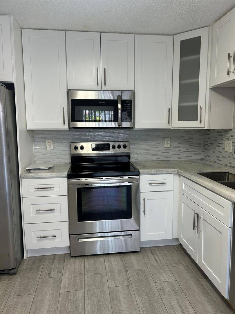 Townhouse for rent at 10978 Mainsail Dr, Hollywood, FL 33026