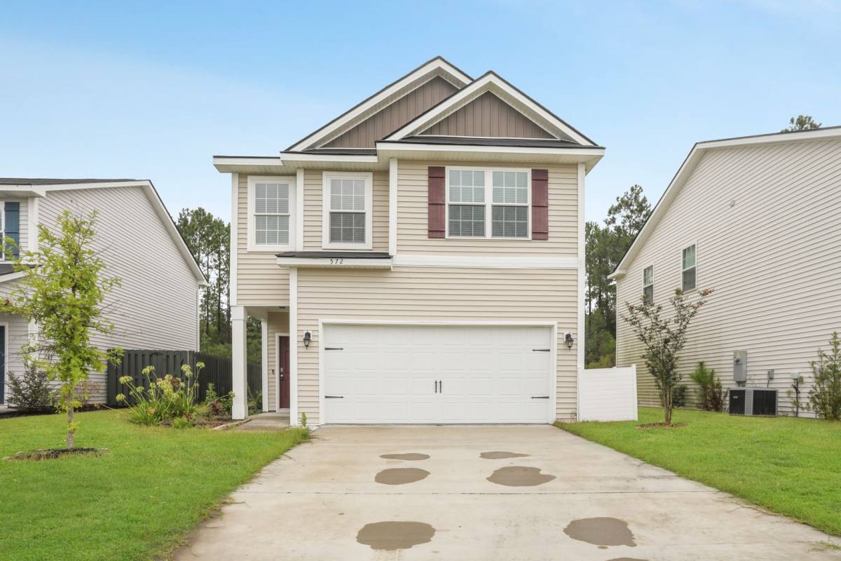 House for rent at 572 Brightleaf Circle, Hinesville, GA 31313