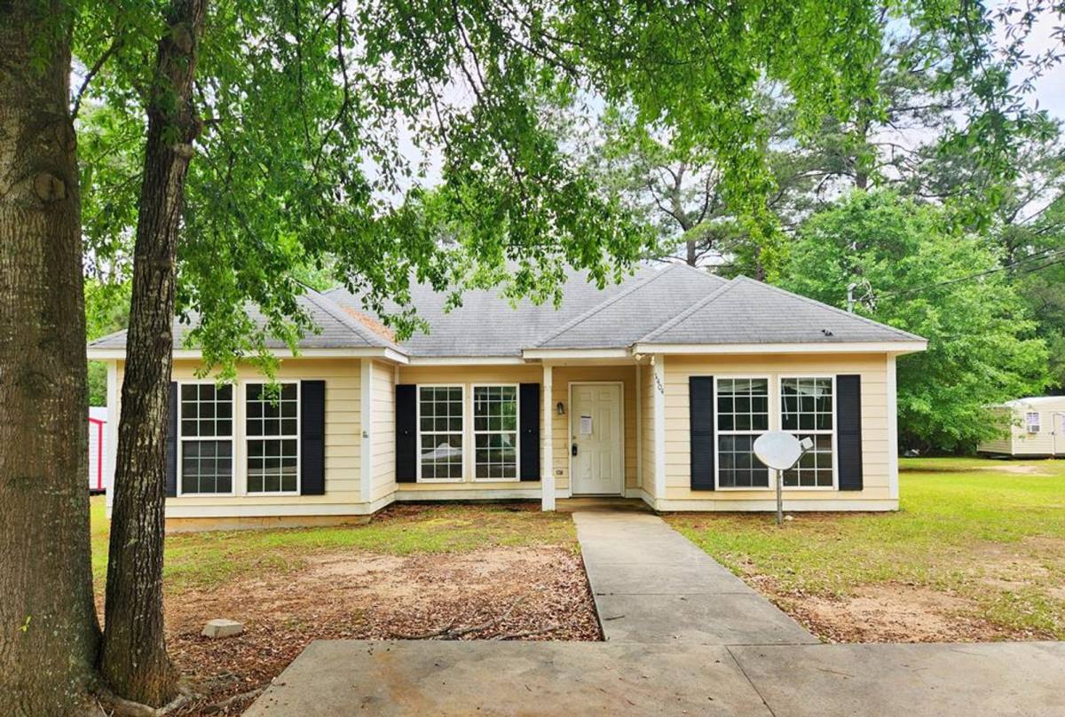 House for rent at 1404 Georgia Ave SE, Dawson, GA 39842