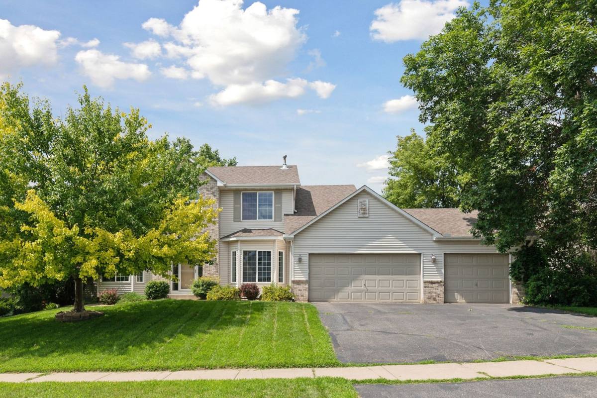 House for rent at 2394 Manuela Dr, Chaska, MN 55318