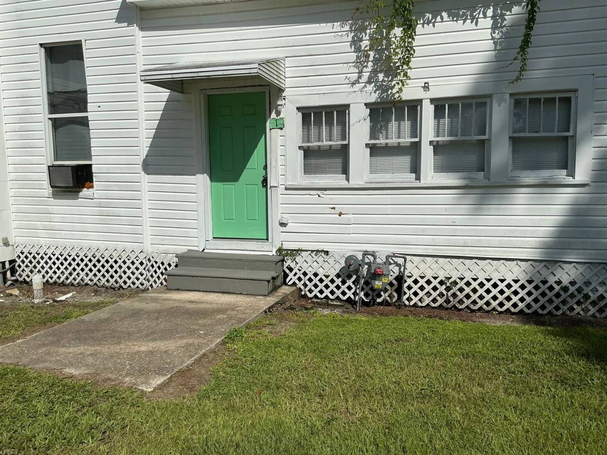 House for rent at 415 Dewey St, Waycross, GA 31501