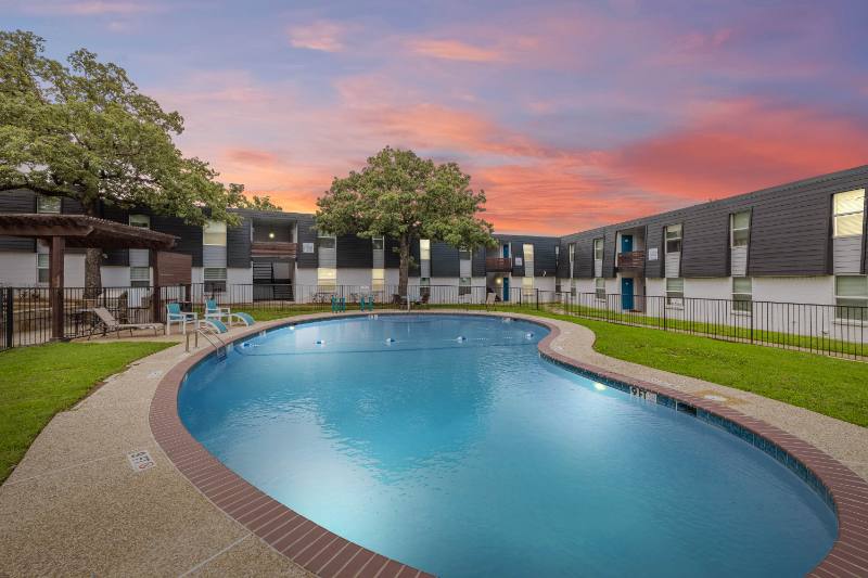 Townhouse for rent at 531 Bedford Rd, Bedford, TX 76022