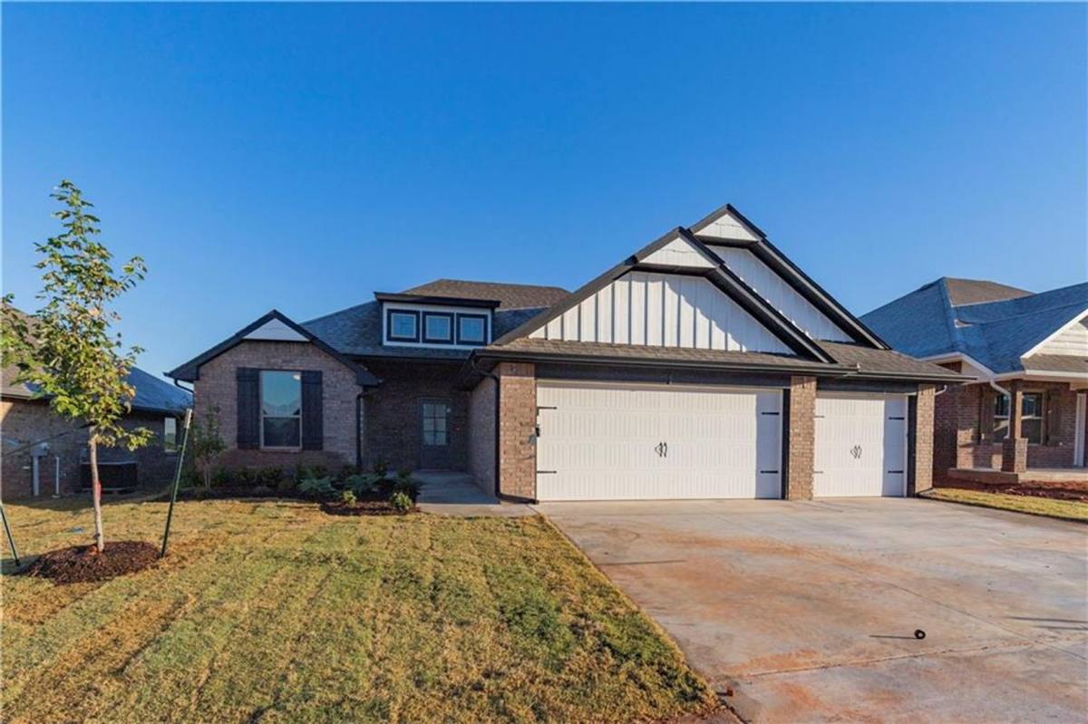 House for rent at 8325 NW 163rd St, Edmond, OK 73013