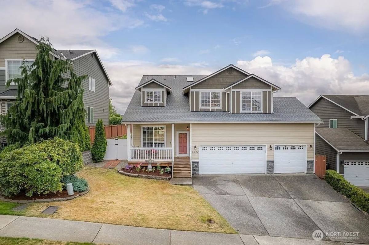 House for rent at 6924 38th Place NE, Marysville, WA 98270