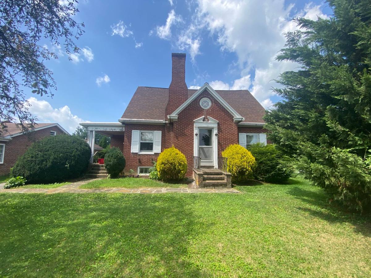 House for rent at 416 Mount Sidney Rd, Lancaster, PA 17602
