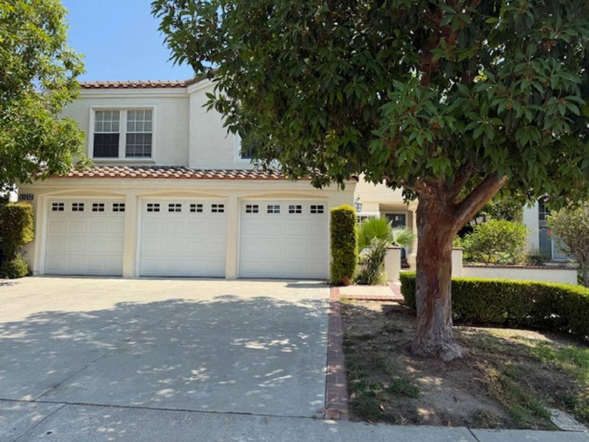 House for rent at 13332 Tiburon Way, Tustin, CA 92782