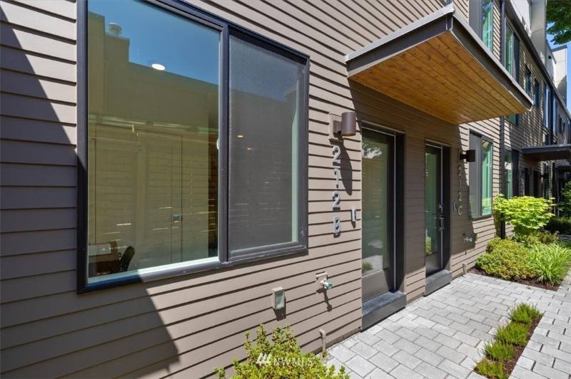 Townhouse for rent at 212B 18th Ave #B, Seattle, WA 98122