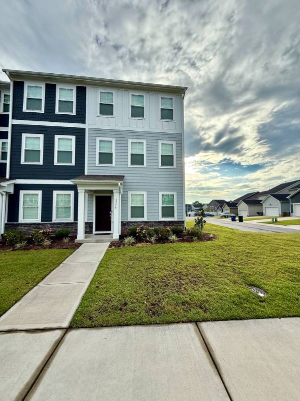Townhouse for rent at 6314 Perry Creek Rd, Raleigh, NC 27616