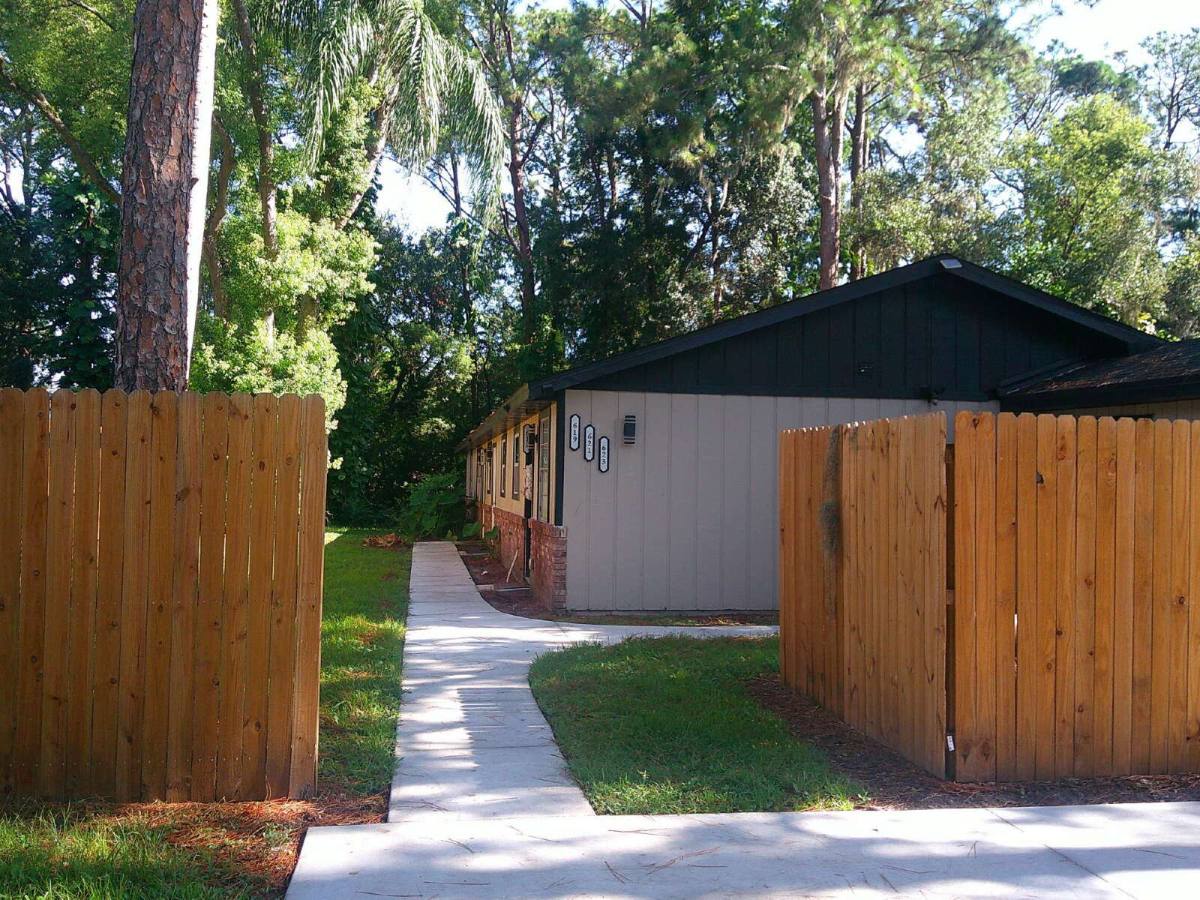 Apartment for rent at 621 Marianna Rd, Auburndale, FL 33823