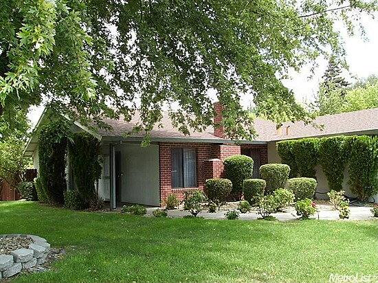 House for rent at 883 Pebble Way, Manteca, CA 95336