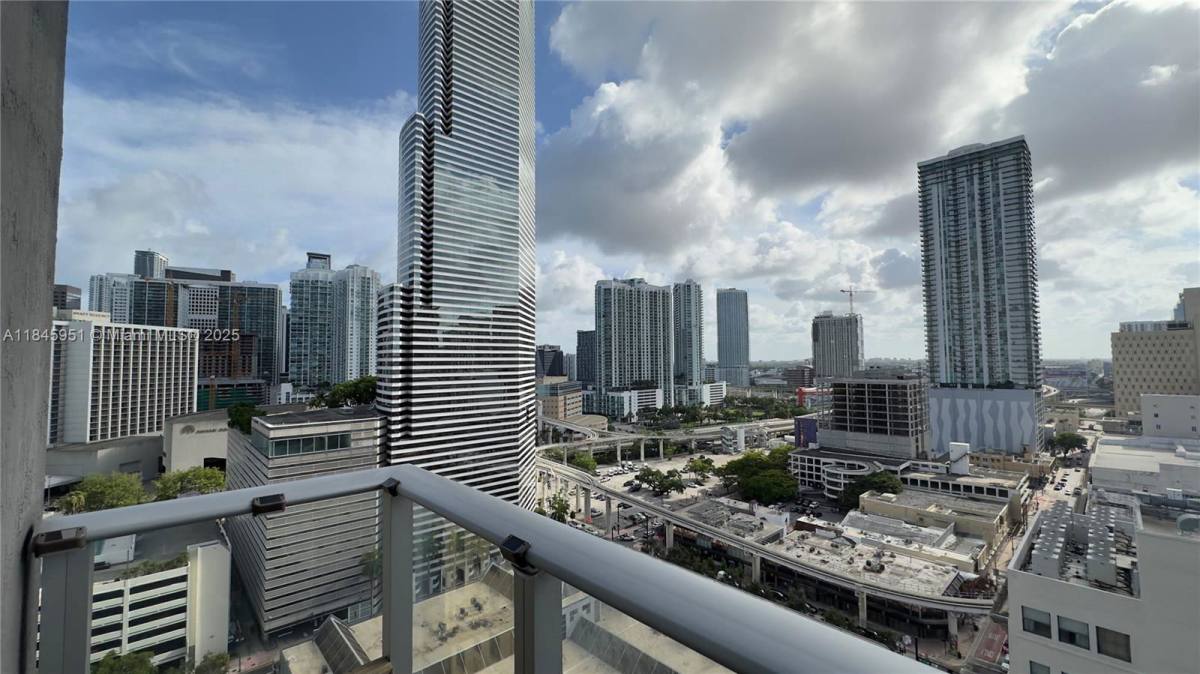 Condo for rent at 151 SE 1st St #1711, Miami, FL 33131