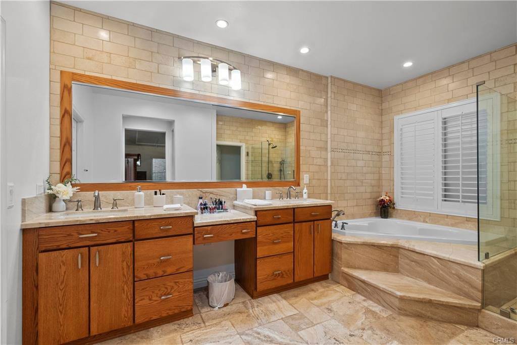House for rent at 28332 Falcon Crest Dr, Canyon Country, CA 91351