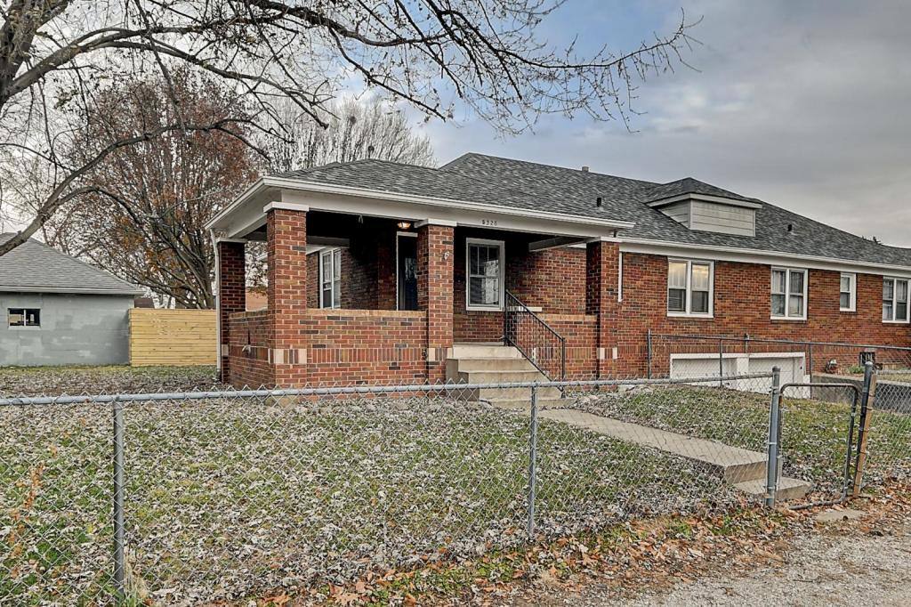 Townhouse for rent at 5320 E 11th St, Indianapolis, IN 46219