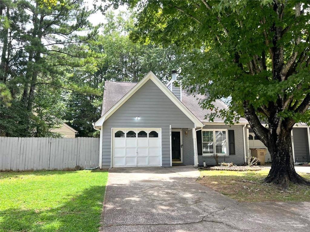 Townhouse for rent at 8019 Woodlake Dr, Riverdale, GA 30274