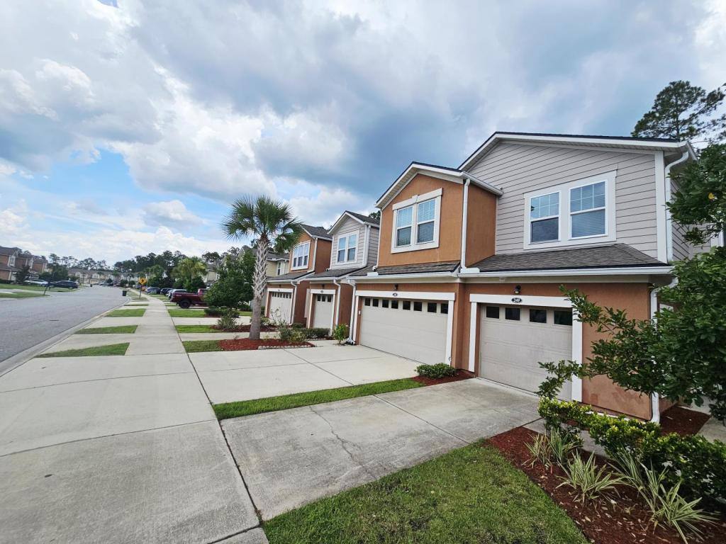 Townhouse for rent at 249 Richmond Dr, Saint Johns, FL 32259