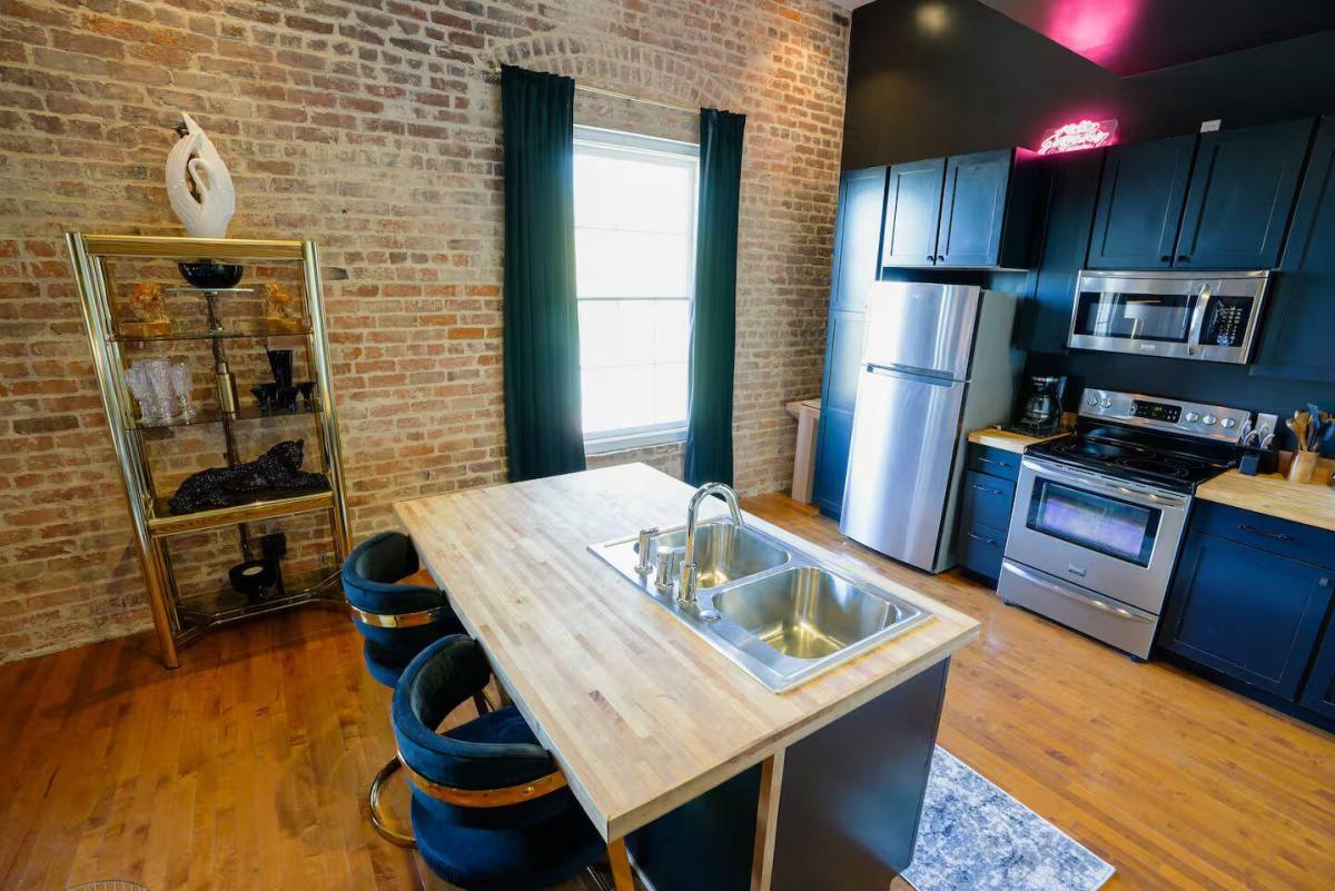 Apartment for rent at 709 Jackson, New Orleans, LA 70130