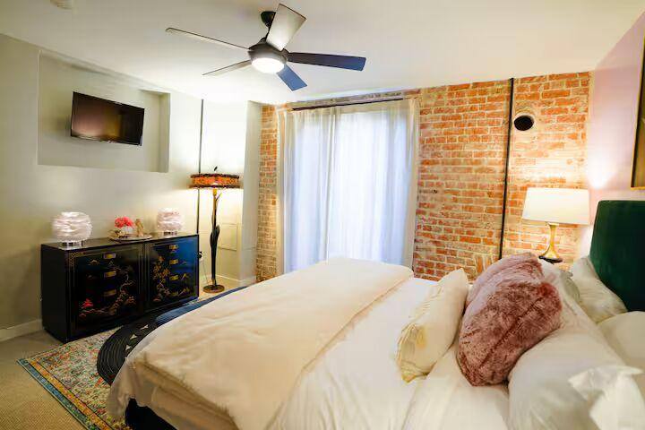 Apartment for rent at 709 Jackson Ave #701 101, New Orleans, LA 70130