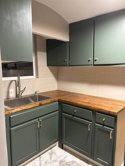 Apartment for rent at 1012 7th Ave #5, Council Bluffs, IA 51501