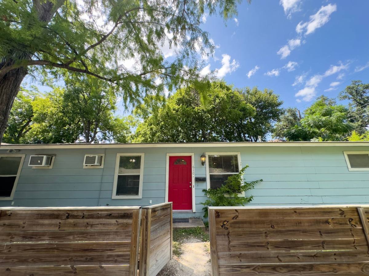 Townhouse for rent at 610 Genard St #A, Austin, TX 78751