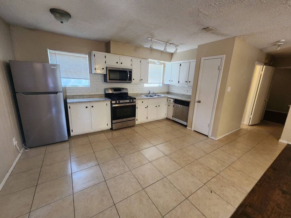 Townhouse for rent at 610 Genard St #A, Austin, TX 78751